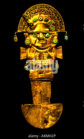 Gold Turquoise,Ceremonial knife Tumi Peru Sican culture Lambayeque  9-11th Cent South America ( Chimu culture ) Stock Photo