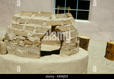 Adobe bread oven construction Kit Carson Home and Museum near Main Square Town plaza Taos New Mexico USA Stock Photo