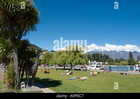 Park and Wharf on the shores of Lake Wakatipu, Queenstown, South Island, New Zealand Stock Photo