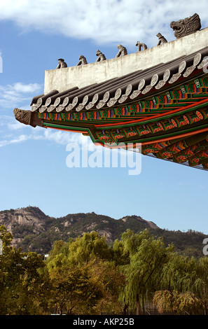 Roof detail Kyongbok Palace Gyongbokgung Palace Seoul Korea Stock Photo