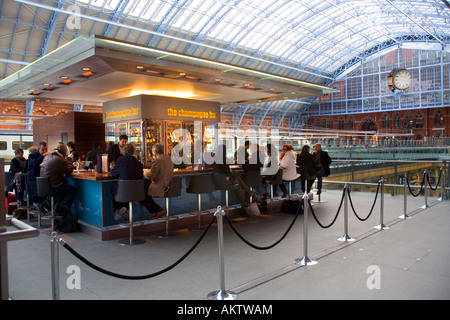 Champagne Bar at Saint Pancras Station new Eurostar Terminal in London Stock Photo