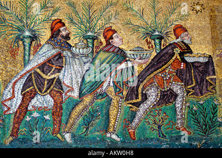 Ravenna Italy Basilica di Sant Apollinare Nuovo Detail of 6th C mosaics depicting the 3 Kings Stock Photo