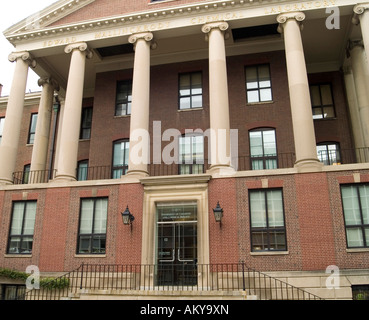 The building that houses the Department of Chemistry and Chemical Biology at Harvard University, Cambridge Massachusetts USA Stock Photo