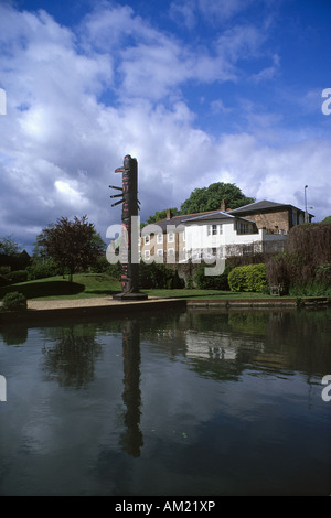 Canadian totem pole by the Grand Union Canal at Berkhamsted UK Stock Photo