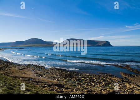 dh  WARBETH BEACH ORKNEY Atlantic Ocean coast bay and hills of Hoy Stock Photo