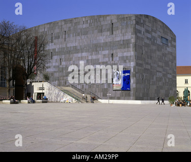 geography / travel, Austria, Vienna, museums, Museum of Modern Art Foundation Ludwig (Museum Moderner Kunst Stiftung Ludwig), exterior view, opened: 2001, architects: Ortner and Ortner, Museumsquartier, Additional-Rights-Clearance-Info-Not-Available Stock Photo