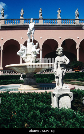 Fountain and statue in courtyard, John and Mable Ringling Museum of Art, Sarasota, Florida, USA Stock Photo