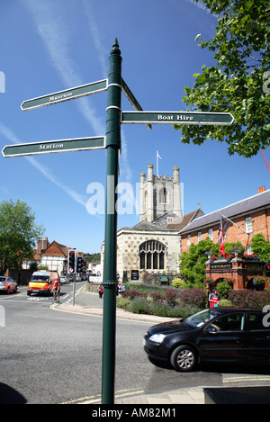 Thames path directional sign by Henley on Thames road bridge Stock Photo