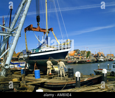 NL - NOORDHOLLAND: The harbour at Volendam Stock Photo