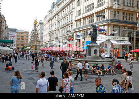 Aug 2008 - People at Graben pedestrian street Vienna Austria Stock Photo