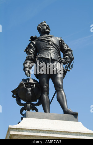 Statue of Sir Francis Drake. The Hoe, Plymouth, Devon UK Stock Photo