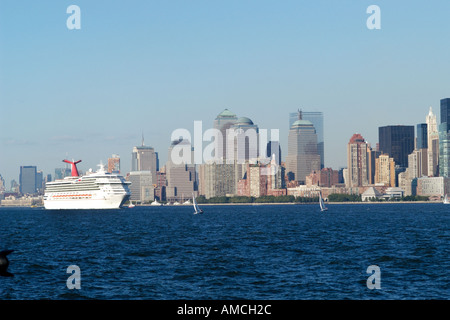 Cruise Ship Carnival Triumph departs New York City Stock Photo