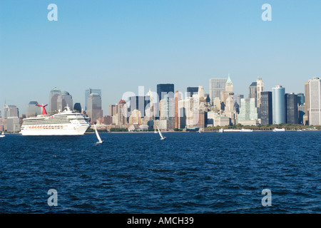 Cruise Ship Carnival Triumph departs New York City Stock Photo