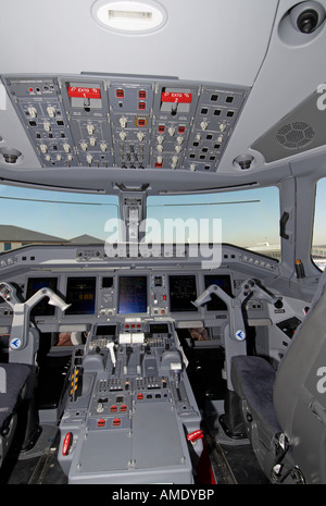 Embraer 190 Cockpit Farnborough Air Show 2006 Stock Photo