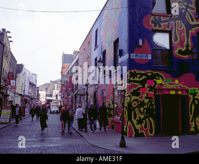 Street scene in Crown Alley, Temple Bar area, Dublin, Eire (Ireland). Stock Photo