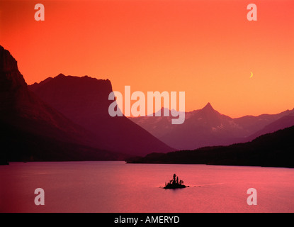 Wild Goose Island at Sunset Saint Mary Lake, Glacier National Park, Montana, USA Stock Photo