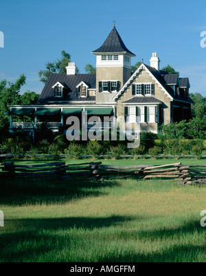 Main house at the Magnolia Plantation Gardens this historic site open to the public has been in the Drayton Family since 1670 Stock Photo