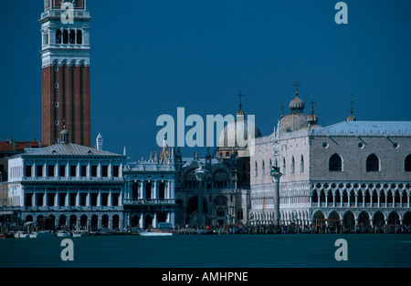 Venedig, Stadtteil San Marco, Bacino San Marco,  Blick auf  Piazza San Marco, mit Campanile, Zecca, San Marco undPalazzo Ducale Stock Photo