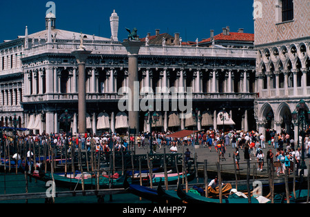 Venedig, Stadtteil San Marco, Bacino San Marco, Blick auf Piazzetta, Libreria / Biblioteca Nazionale Marciana Stock Photo