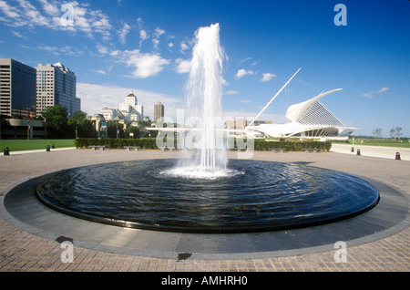 Fountain in front of Milwaukee Art Museum on Lake Michigan Milwaukee WI Stock Photo