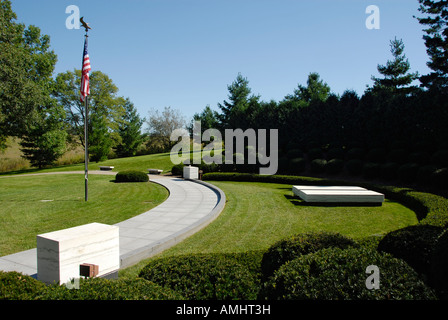 Burial Site Of The Hoovers At The President Herbert Hoover Presidential ...