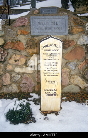 Grave site of Wild Bill Hickock infamous outlaw in Mount Moriah Cemetery Deadwood SD in winter snow Stock Photo