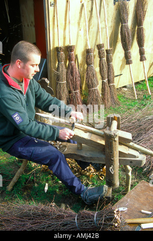 Adam King making the traditional besom brooms in the same way as his family have done for many years at High Wycombe Stock Photo