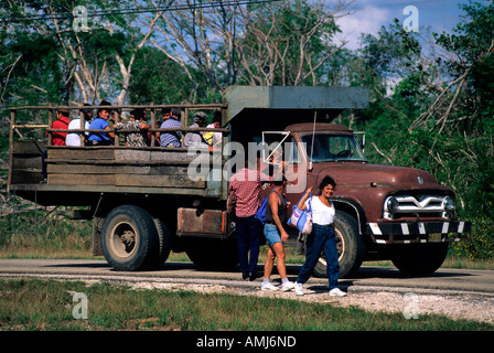 Kuba, Matanzas, Nationalpark Zapata, Playa Giron, LKW als Autobus Stock Photo