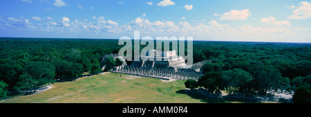 Temple of the Warriors at Chichen Itza in the Yucatan Peninsula Mexico Stock Photo