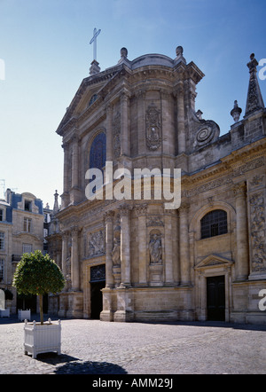 Façade of Eglise Notre Dame built in 1694 1707 Bordeaux Gironde France Aquitaine