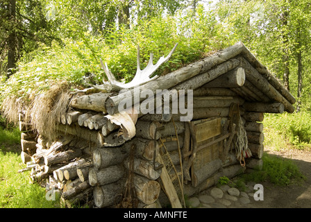 ALASKA DENALI STATE PARK TALKEETNA RIVER AUTHENTIC TRAPPERS CABIN Stock Photo