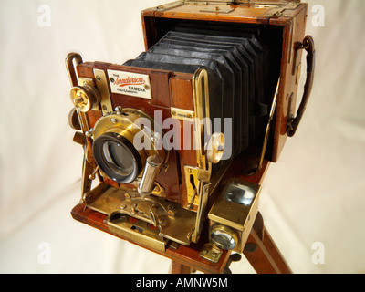 Sanderson tropical vintage Half Plate tropical wooden View film Camera made in London around 1905 Stock Photo
