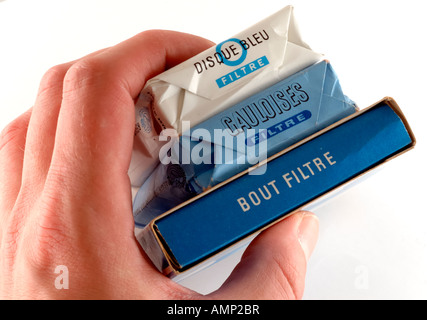 indie mint cigarette ITC GOLD FLAKE PACK OF 5 asegurando que siempre tengas chicle a mano Gauloises cigarette packets hi-res stock