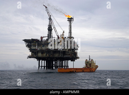 forties delta oil rig Stock Photo - Alamy