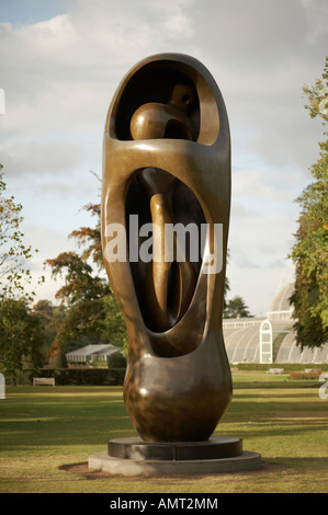 Henry Moore sculpture Large Upright Internal External Form 1981-82 Stock Photo