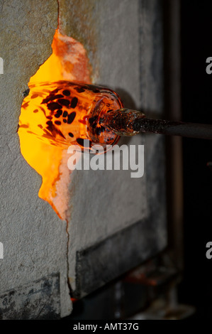 Glass Blowing, Lincoln City Glass Centre, Lincoln City, Oregon Coast, Highway 101, Oregon, USA, North America, Model Released. Stock Photo