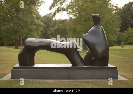 Henry Moore sculpture Reclining Figure Arch Leg 1969-70 Stock Photo