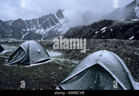 Camp at Ala-Kol, Ala-Kul Pass (3860 m), Terskey Alatau Mountains, Tian Shan, Kyrgyzstan Stock Photo