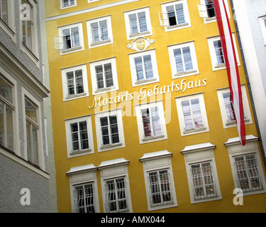 AT - SALZBURG: Mozart s birthplace in the Getreidegasse Stock Photo