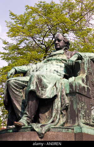 Statue of Goethe outside the Burggarten in downtown Vienna, Austria, Europe Stock Photo