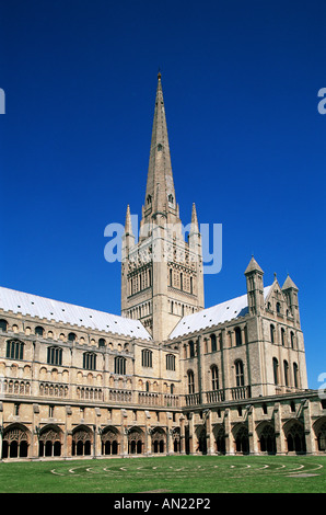 England, East Anglia, Norfolk, Norwich, Norwich Cathedral Stock Photo