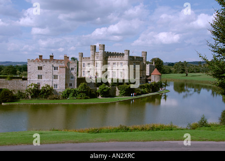 Leeds Castle in Kent, England, UK. The castle today dates mostly from the 19th century and is built on islands in a lake formed by the River Len. Stock Photo