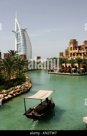 ARE, United Arab Emirates, Dubai, 31.10.2005 : Madinat Jumeirah hotels. 4 different hotels in the shape of an arabian town Stock Photo