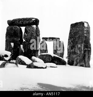 Stonehenge in the snow Wiltshire England Stock Photo