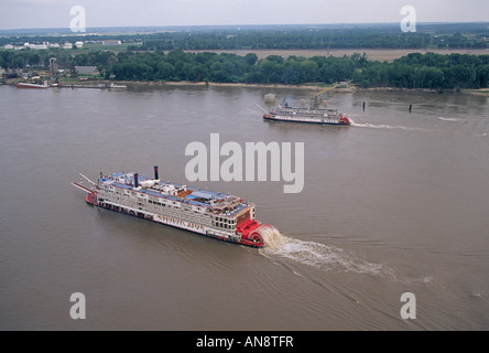 The paddlewheel steamboats Mississippi Queen and Delta Queen on the Mississippi River near the city of St Louis Stock Photo