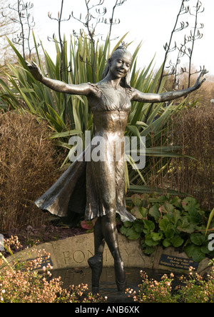 Bronze statue of Dame Margot Fonteyn by Nathan David FRBS with her dancing Ondine Stock Photo