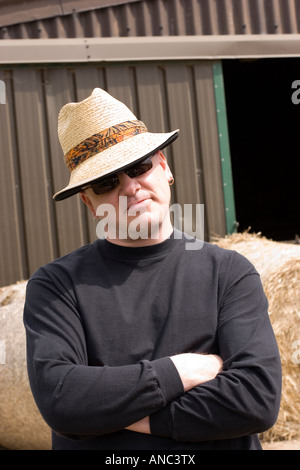 Baz Warne, Stranglers' guitarist and vocalist, on Norfolk farm during filming of 'Norfolk Coast' in 2005. Stock Photo