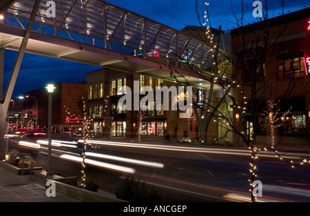 USA, Washington, Bellevue, Downtown, Lincoln Town Center, shopping and dining. Stock Photo