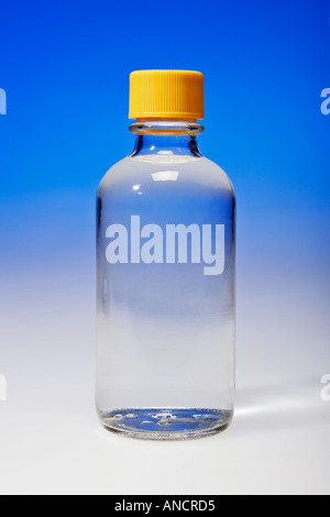 https://l450v.alamy.com/450v/ancrd5/1-of-2-photos-unfrozen-water-bottle-ancrd5.jpg