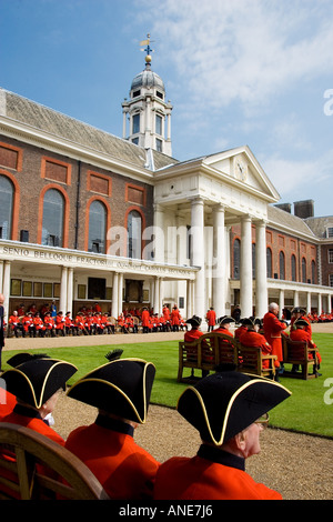 Chelsea Pensioners at Royal Hospital on Founder s Day Parade London UK Stock Photo